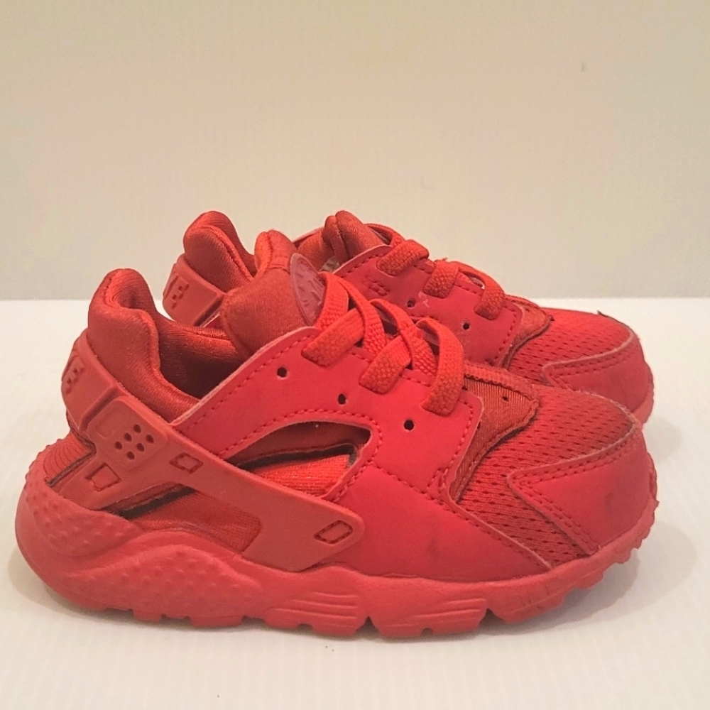 NIKE Hurache Sneakers Toddler Size 6